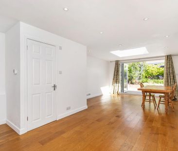 3 bedroom end of terrace house to rent - Photo 2