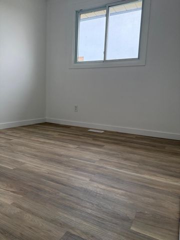 For Lease - 8006 Paddock Trail Drive, Niagara Falls, Ontario - Photo 2