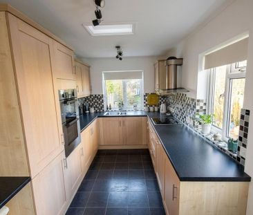 2 bedroom semi-detached house to rent - Photo 5