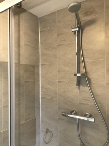 Manor Court Road, Nuneaton - - Photo 5