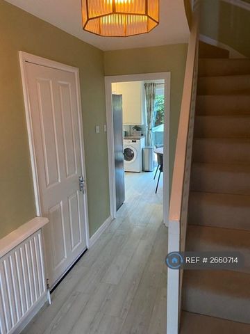 3 bedroom semi-detached house to rent - Photo 4