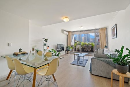 Luxurious Urban Living in the Desirable 'Fusion' Complex - Photo 3