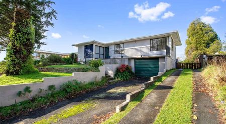 Great family home, within walking distance to Westbrook School - Photo 3