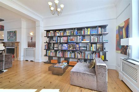 Stunning Victorian Five bedroom family house in the heart of Hampstead village offering in excess of 3,100 sq ft ideal for family living and entertaining - Photo 5