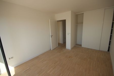 Appartement trois chambres traversant, étage élevé, Ile de la Jatte, Neuilly-sur-Seine - Photo 5