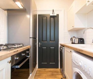 3 bedroom apartment to rent - Photo 3