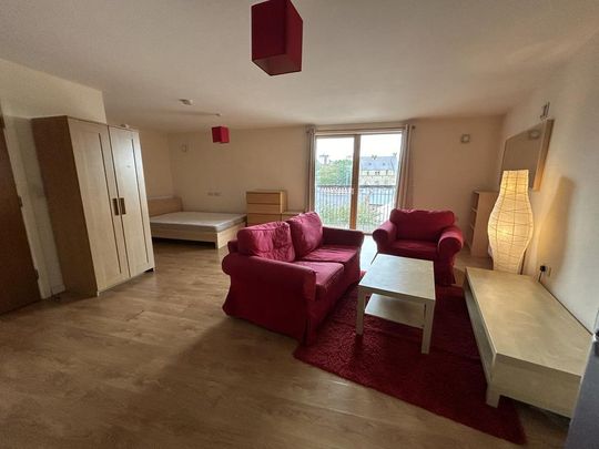 Studio to rent - Photo 1