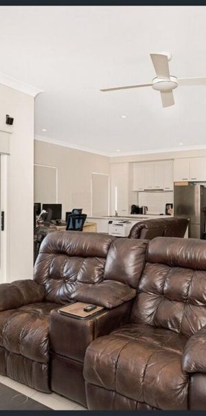 Charming and Spacious House for Rent in the Desirable Browns Plains Community! - Photo 1