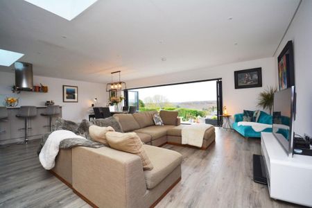 3 bedroom detached house to rent - Photo 3