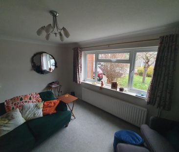 2 bedroom semi-detached house to rent - Photo 6