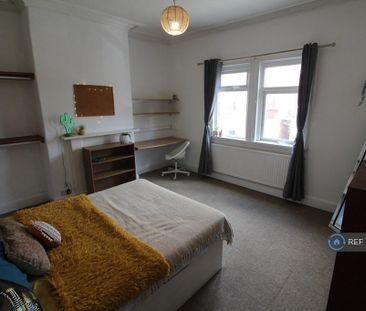 1 bedroom in a house share to rent - Photo 3