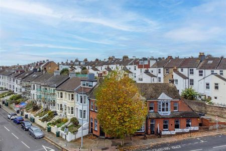 5 bedroom flat to rent - Photo 5