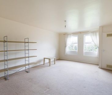 2 Bed Flat - Photo 1