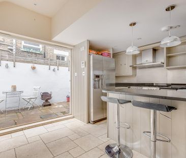 3 bedroom terraced house to rent - Photo 2