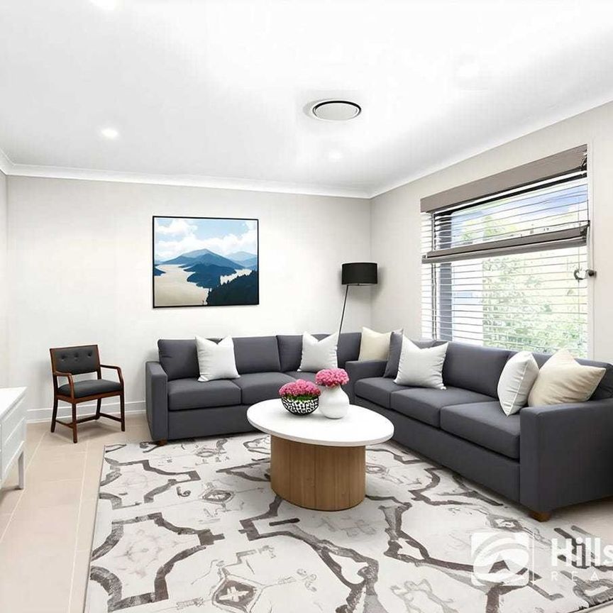 Large 4 Bedroom Family Home! - Photo 1