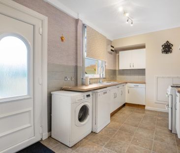 2 bedroom semi-detached house to rent - Photo 6