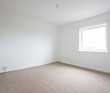 3-Bedroom Semi-Detached Cottage - Photo 2