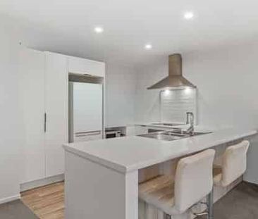 Modern & Stylish Ramarama Living - Photo 2