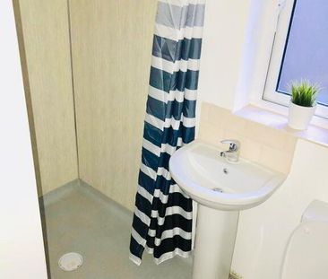 Room 1, 37 Magdela Street, Botanic, Belfast, BT7 1PV - Photo 6