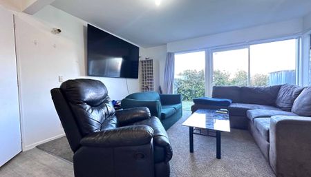A Compact 3-Bedroom Home in Fernhill, Queenstown - Photo 5