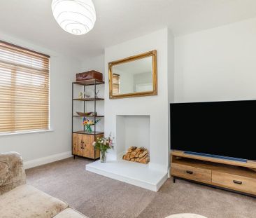 3 bedroom terraced house to rent - Photo 2