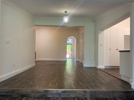 Heritage charm with modern convenience - Photo 5