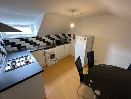 2 bedroom flat to rent - Photo 5