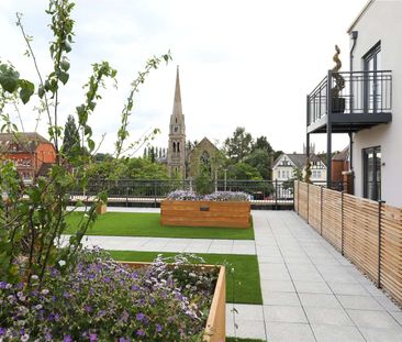 A two bedroom newly built apartment located in the centre of Farnham - Photo 5