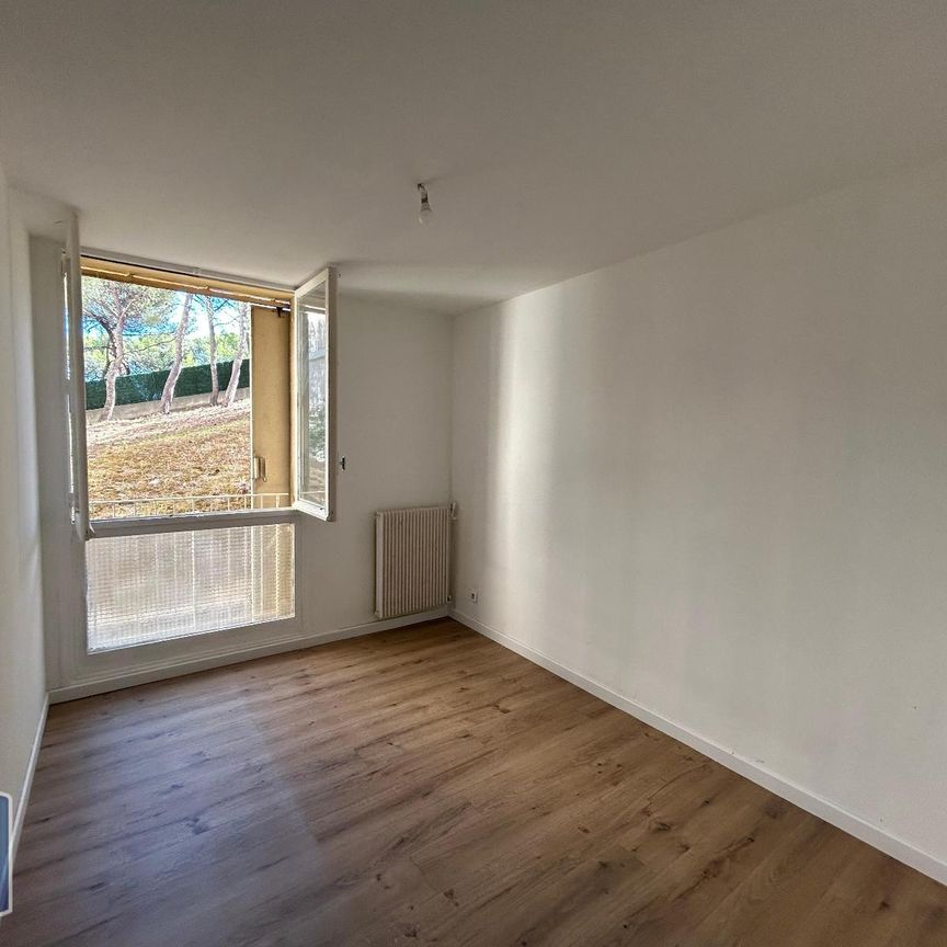 Location Appartement 5 pièces 84m² MARTIGUES 13500 - Photo 1