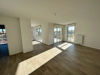 Location Appartement 4 pièces 84m² - Photo 3