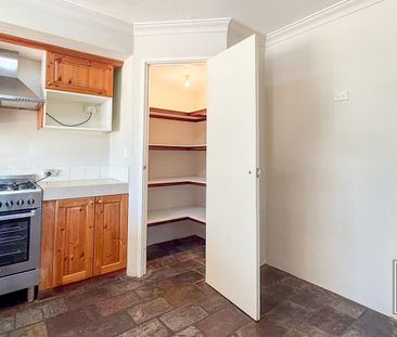 Available now - comfortable 3 by 2 in South Lake - Photo 6