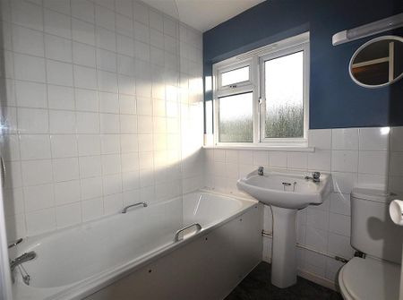 2 bedroom terraced house to rent - Photo 4