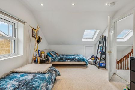 5 bedroom semi-detached house to rent - Photo 5