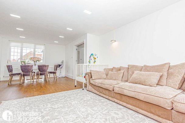 4 bedroom flat to rent - Photo 1