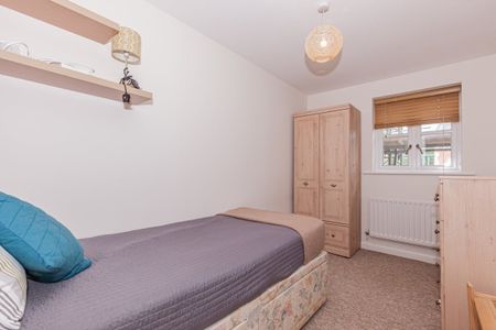 Bennett Crescent, Cowley - Photo 3