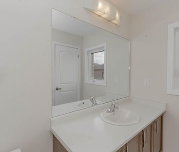 For Lease - 10 SUNFLOWER Crescent, Thorold, Ontario - Photo 5