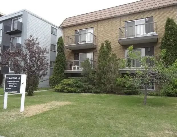 Great 1 Bed in Lower Mount Royal!! | 1716 10 Street Southwest, Calgary - Photo 1