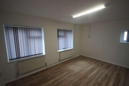 Slough Road, Iver Heath, SL0 - Photo 2