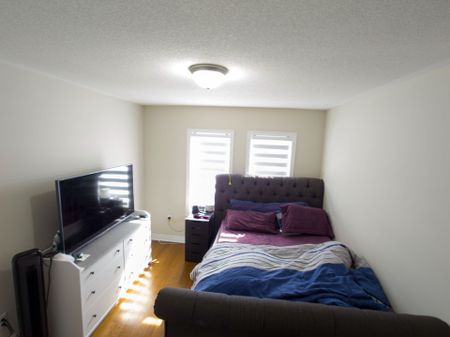 For Lease - 122 Finegan Circle, Brampton, Ontario - Photo 2