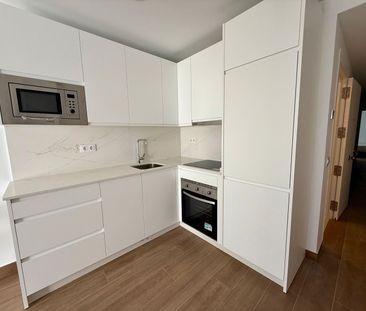 Middle Floor Apartment in Fuengirola - Photo 2