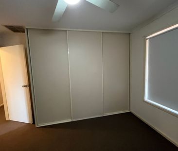 3 Bedroom family home with shed & swimming pool - Photo 5