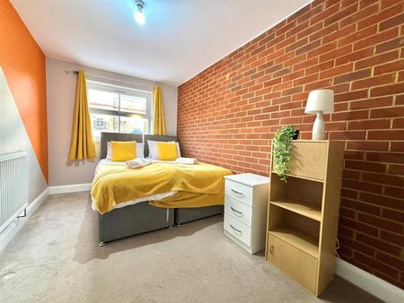 4 bedroom house - townhouse - Photo 5