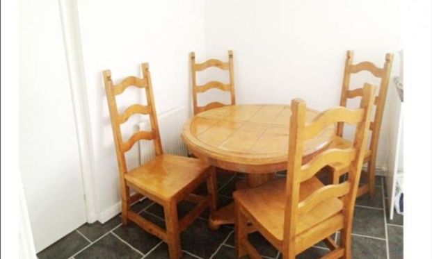 Ravenscliffe Avenue Room 4 - Photo 1