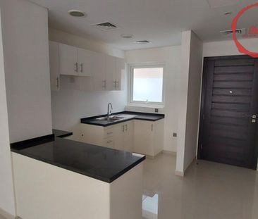 Stylish 3BR Townhouse with Garden | RR-M | Just 85 - Photo 4