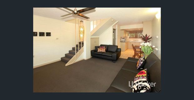 FULLY FURNISHED TWO BEDROOM IN NORTH WARD - LEASE BREAK AVAL 10/09/24 - Photo 1