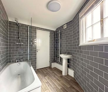 2 bedroom flat to rent - Photo 6