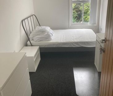 8 Bed Terraced House, Daneshill Road, LE3 - Photo 4