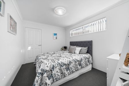 Beautifully Maintained Family Home in a Quiet, Convenient Location - Photo 3