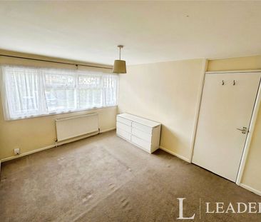 3 bedroom property to rent Spencers Croft, Harlow, CM18 - Photo 4
