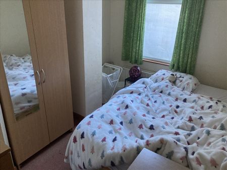 Apt 2, 31 Ashley Avenue - Photo 2